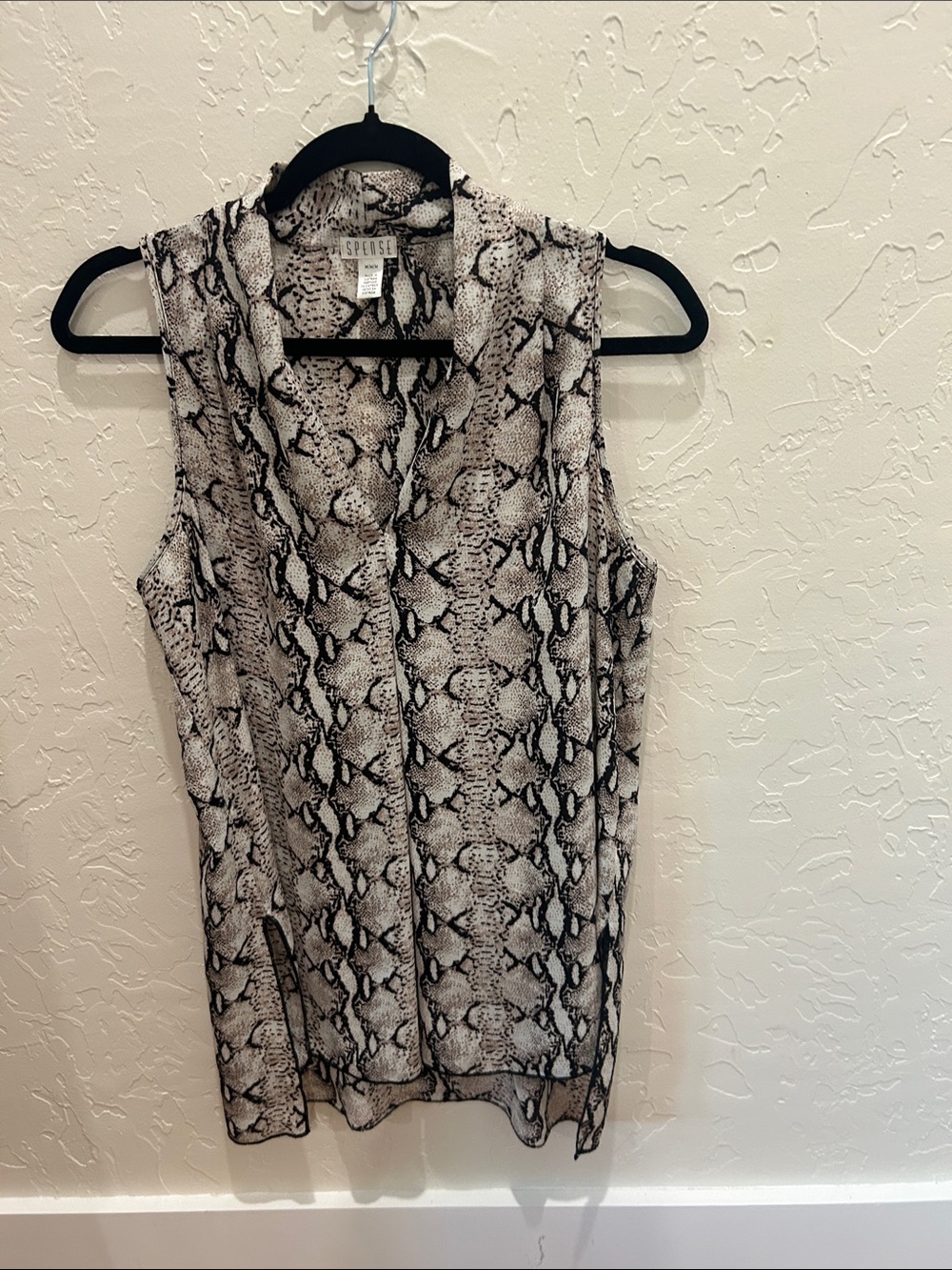 Spense- Sleeveless Snake-Print Camisole in Black and Cream